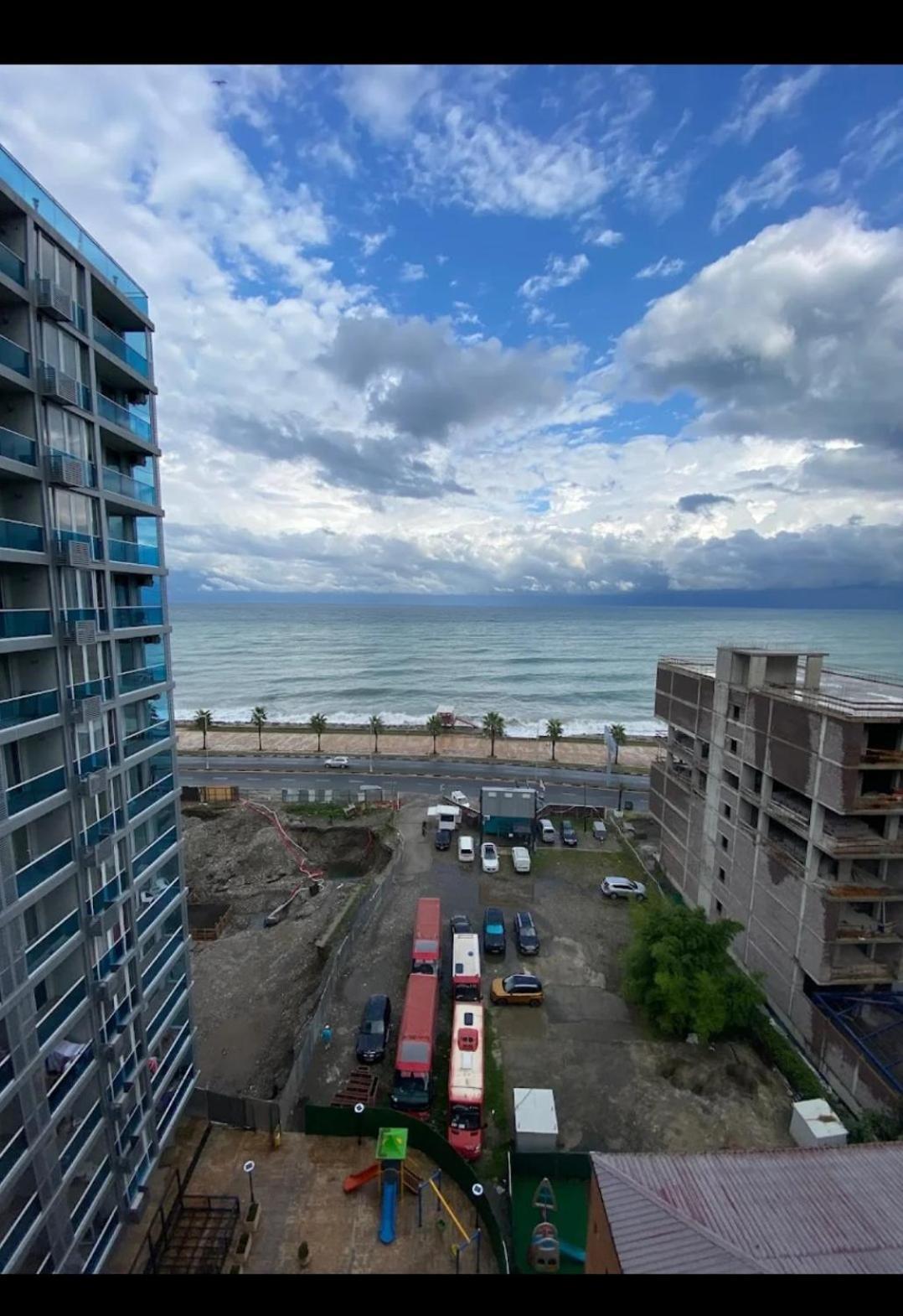 Sunrise Apart-Hotel Batumi Exterior photo