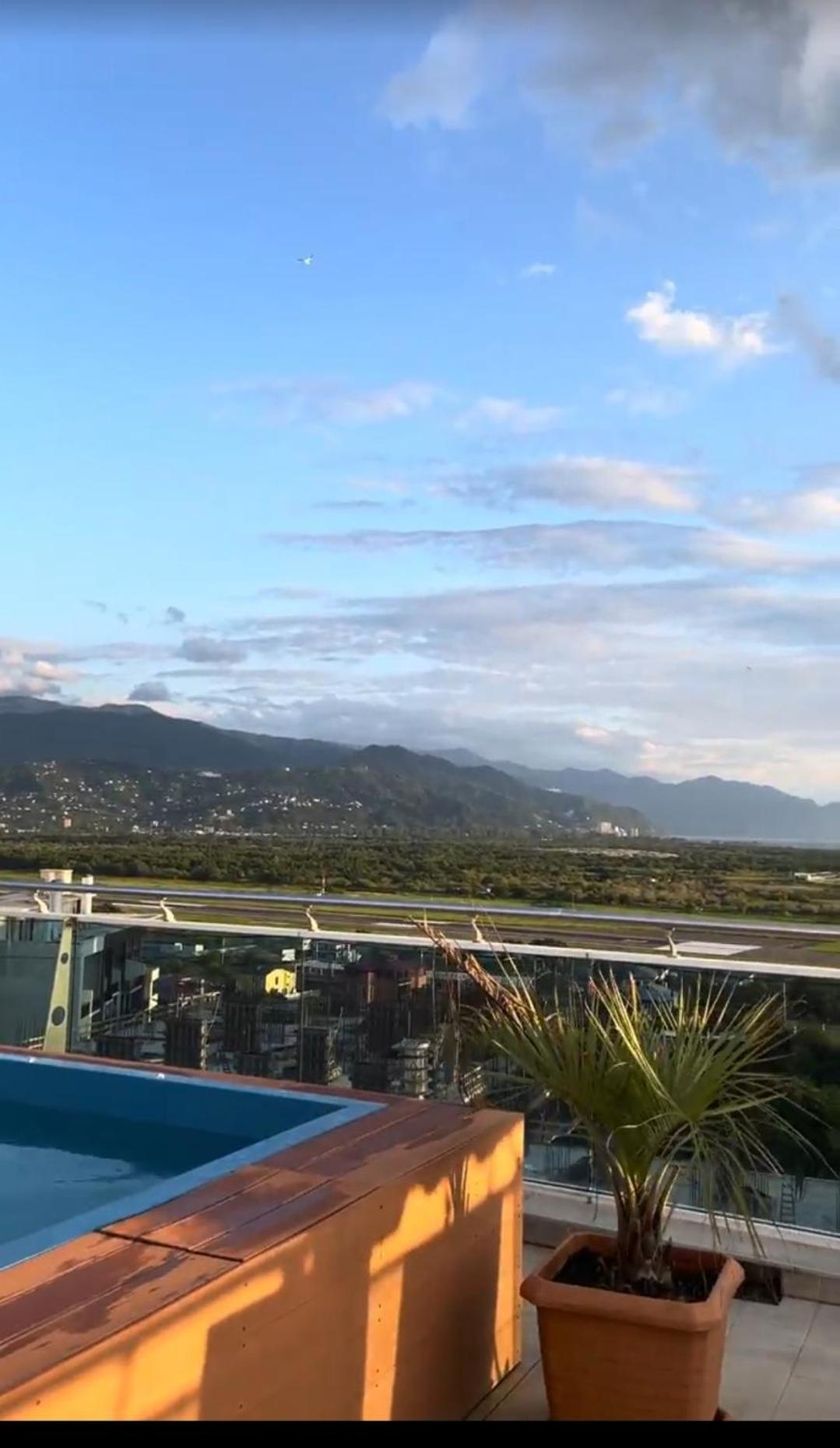 Sunrise Apart-Hotel Batumi Exterior photo